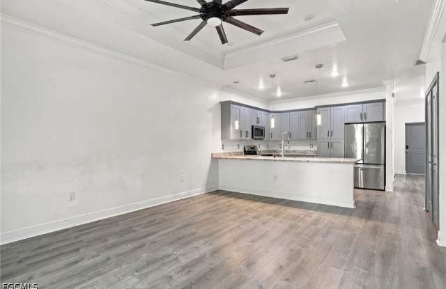 2116 Palm Avenue Gallery 2