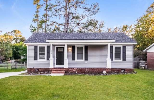 126 Parkwood Drive Gallery 1