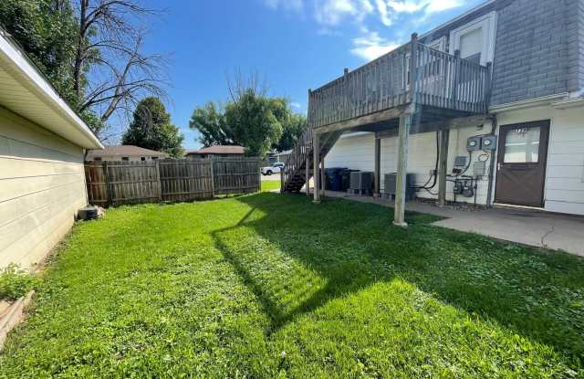 729 w 61st -2 br Duplex Upper level -with garage photos photos