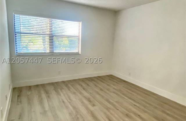 240 Lakeview Dr Gallery 4