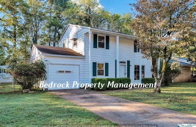425 North Edgemont Circle Northwest - 425 North Edgemont Circle Northwest, Huntsville, AL 35811