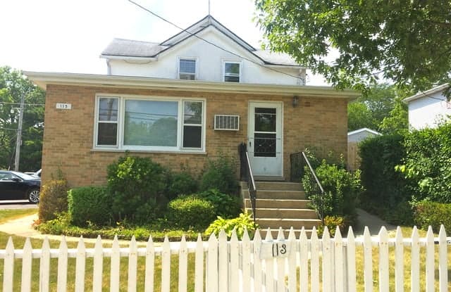 113 Prairie Avenue - 113 Prairie Avenue, Highwood, IL 60040