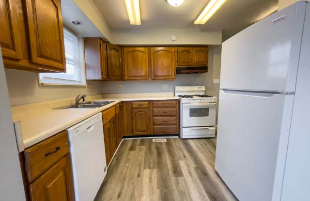 Coming Soon! For Rent: 1623 E 20th St. Cozy 1 Bedroom Home! W/D Hookups! Pet Friendly! photos photos
