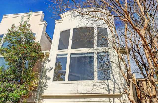 1811 COMMONWEALTH Street Gallery 2