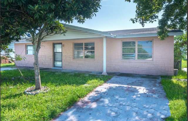 Must See - 3-bedroom, 1-bath single family home with fenced in yard in Port Richey photos photos Must See - 3-bedroom, 1-bath single family home with fenced in yard in Port Richey photos photos