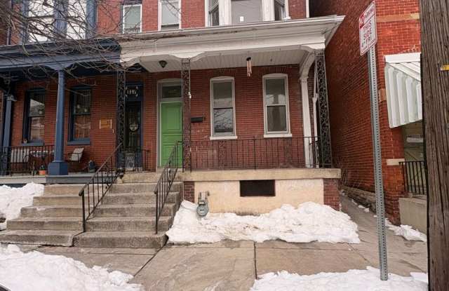 Available Now! Large North York Near Farquar Park photos photos