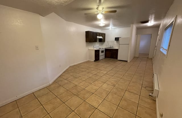 618 Jefferson NE - D Gallery 2