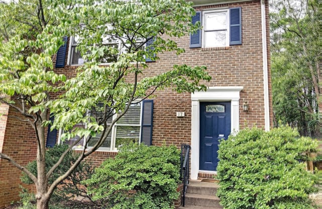 17 N OAKLAND STREET - 17 North Oakland Street, Arlington, VA 22203