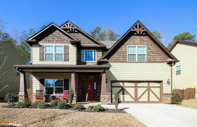 Wow, prime prime Newnan location, approx 1 mile to EVERYTHING! Hardwoods, Stainless, coffered ceilings, must see! photos photos