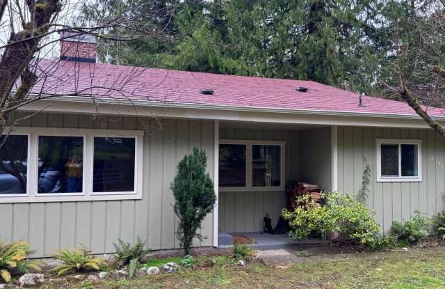 Location Location Location....plus a darling one story cottage photos photos