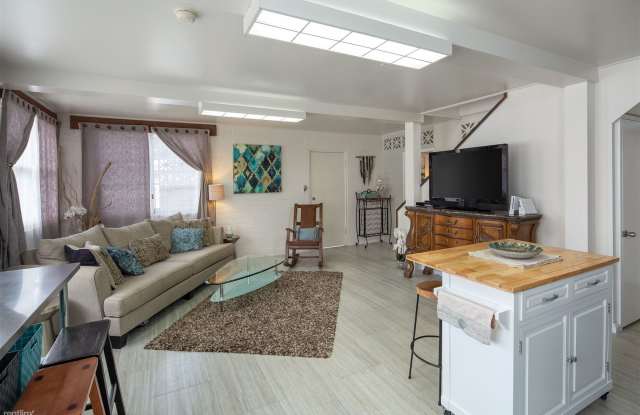 1237 Hele Street Gallery 4
