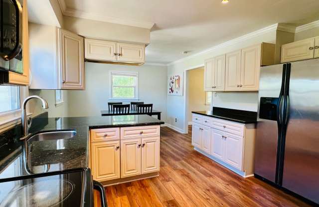 Charming Rancher in the Heart of Colonial Place - 4000 Mayflower Road, Norfolk, VA 23508