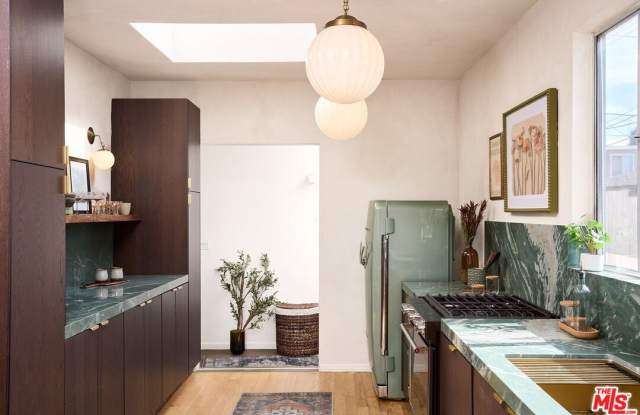 818 Palms Blvd photos photos