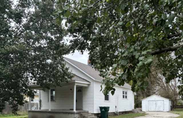 Nice 1 bedroom 1 bath in walking distance to Frontenac School photos photos