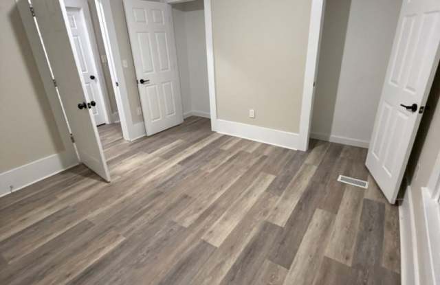 709 E Front Street photos photos