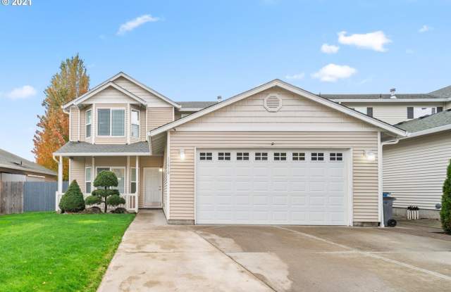 4 Bedroom 2.5 Bath Home Recently Updated with Modern Finishes photos photos