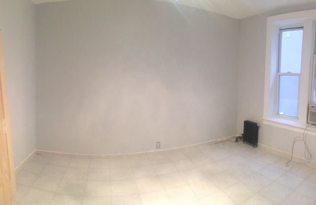 2154 East 8th Street1F Gallery 4