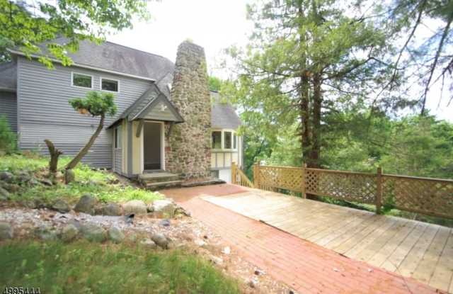 217 E SHORE TRL Gallery 4