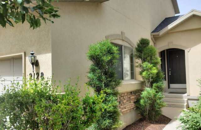 Modern 3 Bed 2.5 Bath Lehi Townhome Near Thanksgiving Point | 2-Car Garage photos photos