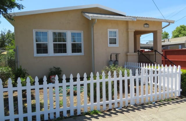 1364 Ashby Ave - 1364 Ashby Avenue, Berkeley, CA 94702