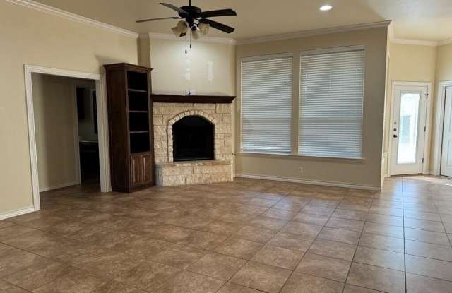 5915 Pedernales Gallery 3
