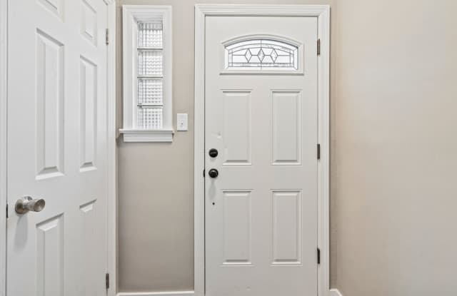 Recently Renovated 4 Bedroom Home in Swissvale - Available in March Gallery 3