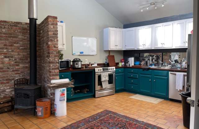 400 Atkins Road Gallery 2