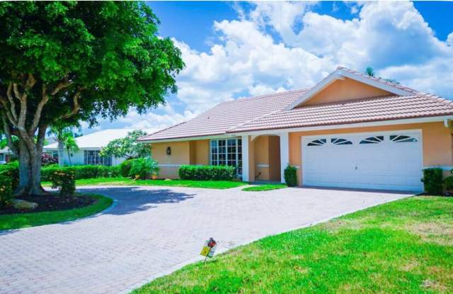 ** BEAUTIFUL 3-BEDROOM\2-BATH UNFURNISHED SINGLE FAMILY PRIVATE POOL HOME IN DESIRABLE LELY COUNTRY CLUB ** READY FOR A LONG-TERM TENANT AUGUST 1, 2026 ** PETS WELCOMED **  photos photos