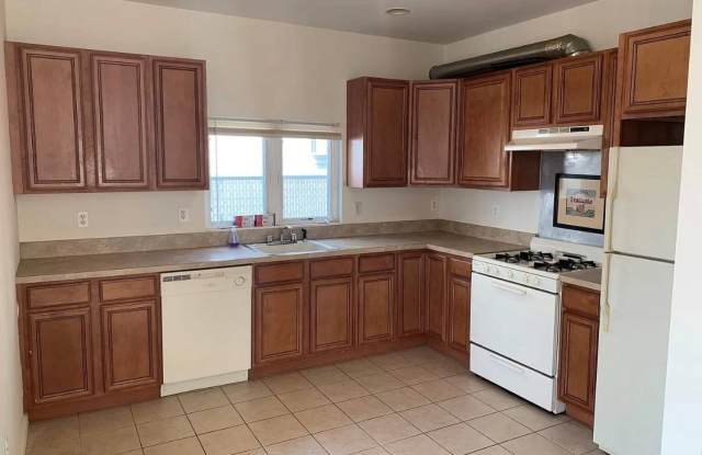 15 Hunter Ave - 15 Hunter Avenue, Staten Island, NY 10306
