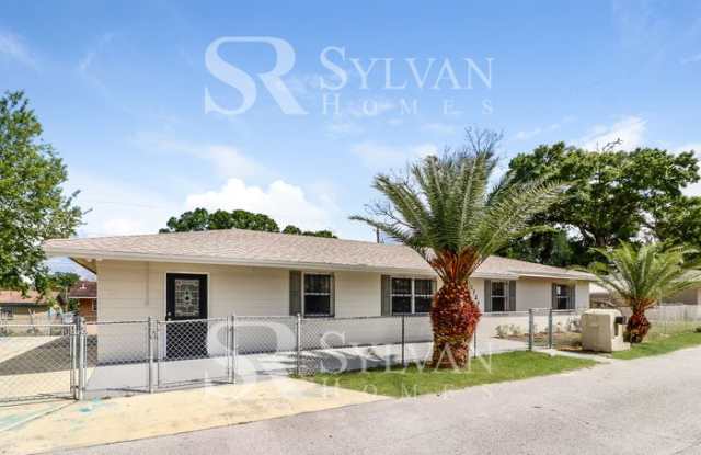 1723 Blossom Circle East Gallery 2