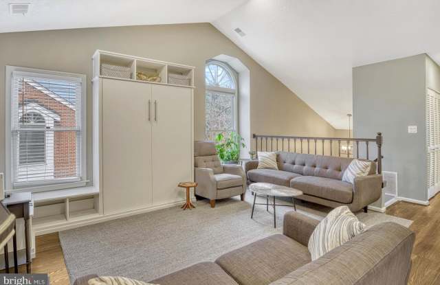 7598-N LAKESIDE VILLAGE Drive Gallery 4
