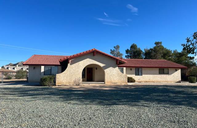 3 bedroom 2.5 bath Home with a Bonus Room in the Desert Knolls area! photos photos