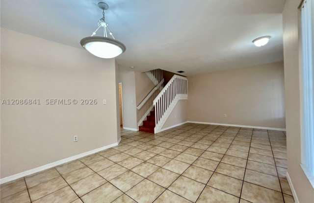 16505 SW 97th Ter Gallery 2
