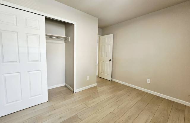 107 University Drive - 1 Gallery 4