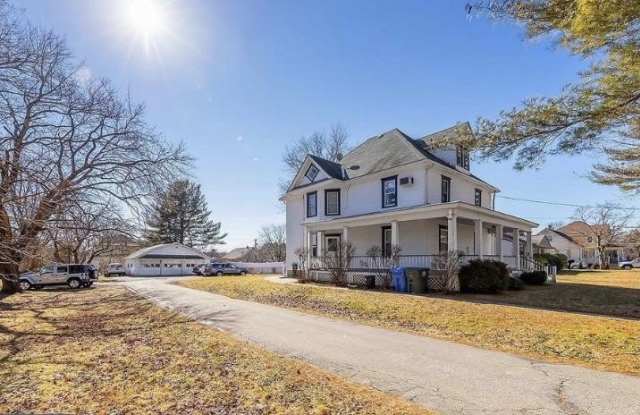 310 UNIVERSITY BOULEVARD photos photos