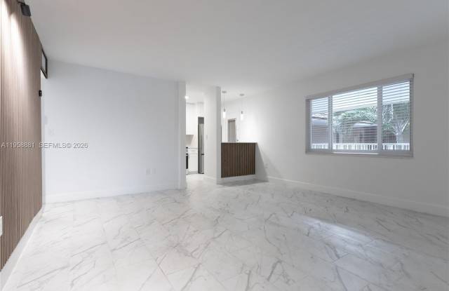 5301 SW 77th Ct photos photos