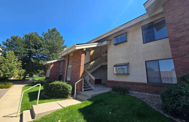 Beautifully Renovated, Top Floor, 2 Bedroom 2 Bath East Boulder Condo for Rent! photos photos