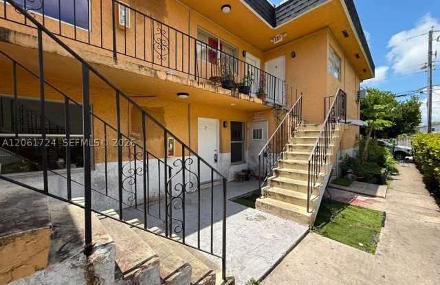 3045 NW 21st Ct Gallery 1