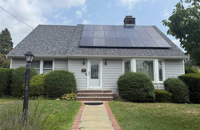 264 Linden Avenue - 264 Linden Avenue, Westbury, NY 11590