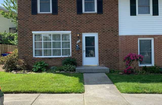 3 Bedroom 1 full, 2 half bath Townhouse photos photos