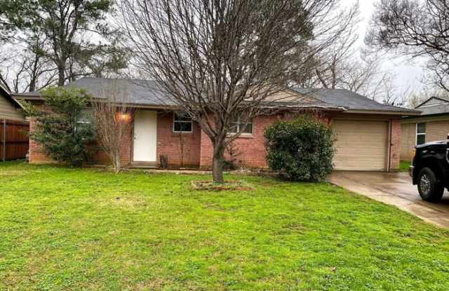 512 Town North Drive - 512 Town North Drive, Arlington, TX 76011