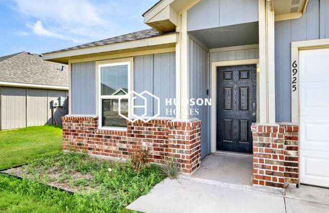 6925 Phoenix Drive Gallery 3