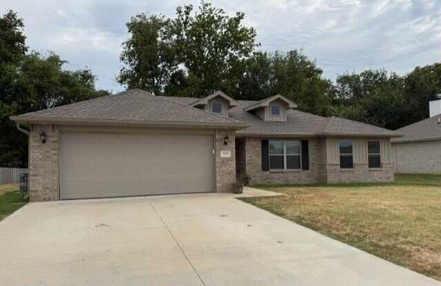 2104 S Greystone Square Gallery 1