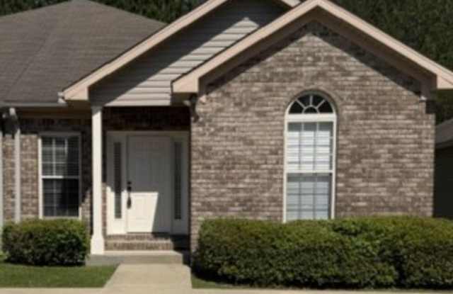 Charming 3 bedroom 2 bath home available now photos photos