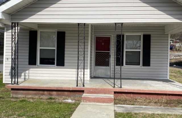 Updated 2 bed 1 bath home - 10 Minutes to Downtown! photos photos