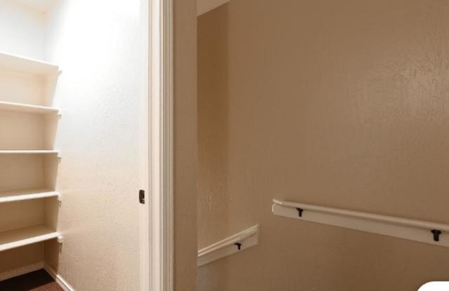 Center Way Apartments Gallery 4