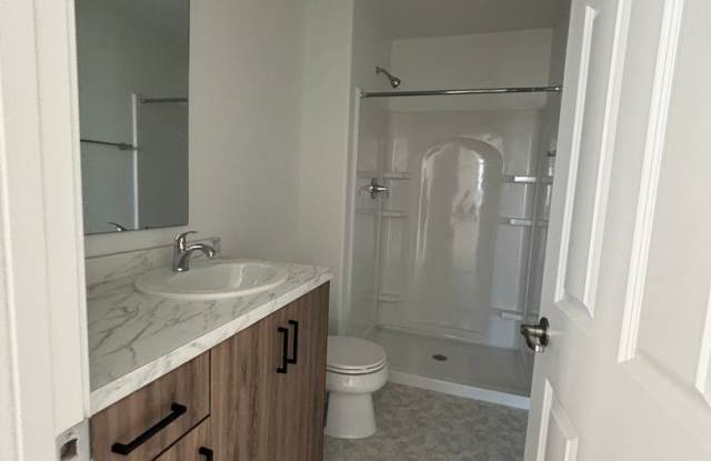 3 Bedroom 3 Bathroom Townhomes Gallery 4