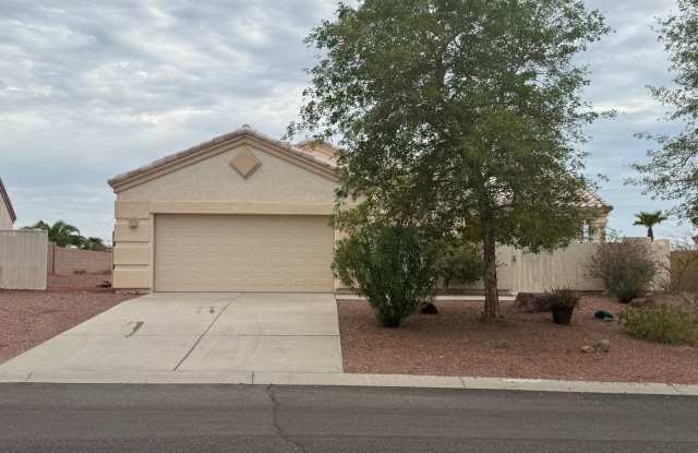 Spacious 3-Bed Home in Fox Creek Brookfield with Split Floor Plan photos photos