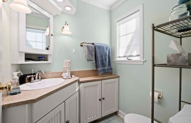 Beautifully Updated 3-Bedroom, 2-Bath Ranch with Grand Traverse Bay Views Gallery 4