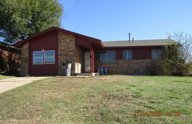 Very nice home on the Lawton's West Side! photos photos